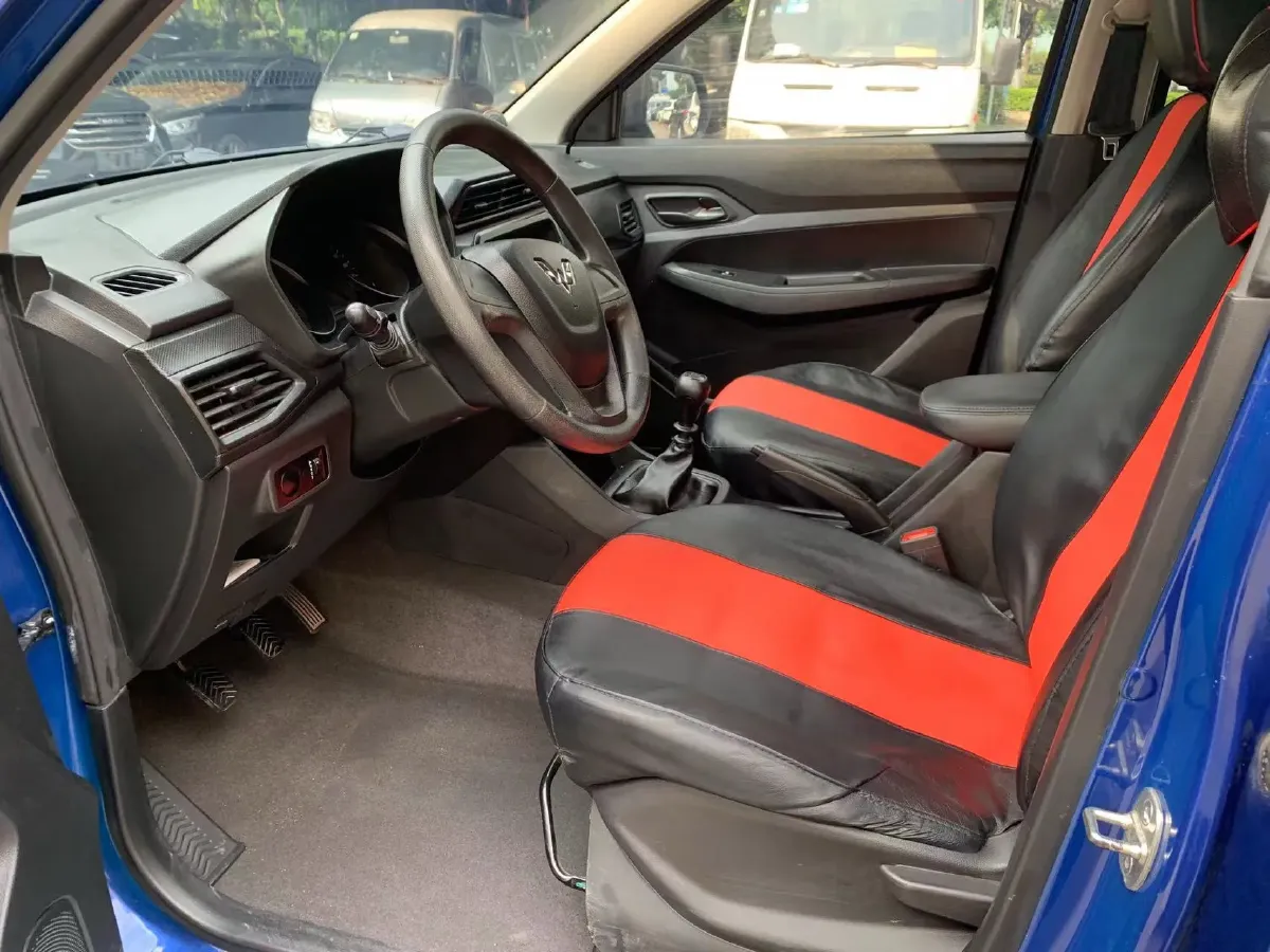 2019 WuLing HongGuang 1.5L 105HP L4 5MT,autocango,china used car exporter,china ev exporter,chinese used car exporter,chinese used ev exporter