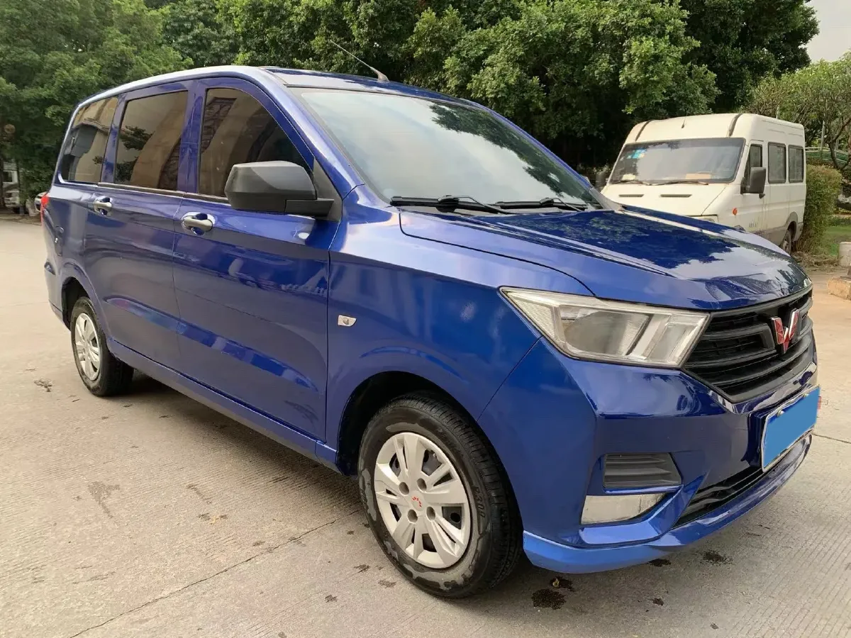 2019 WuLing HongGuang 1.5L 105HP L4 5MT,autocango,china used car exporter,china ev exporter,chinese used car exporter,chinese used ev exporter