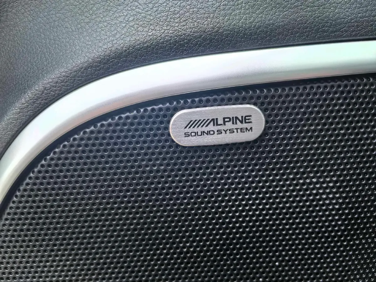 2018 Jeep Grand Commander 2.0T 265HP L4 9AT,autocango,china used car exporter,china ev exporter,chinese used car exporter,chinese used ev exporter