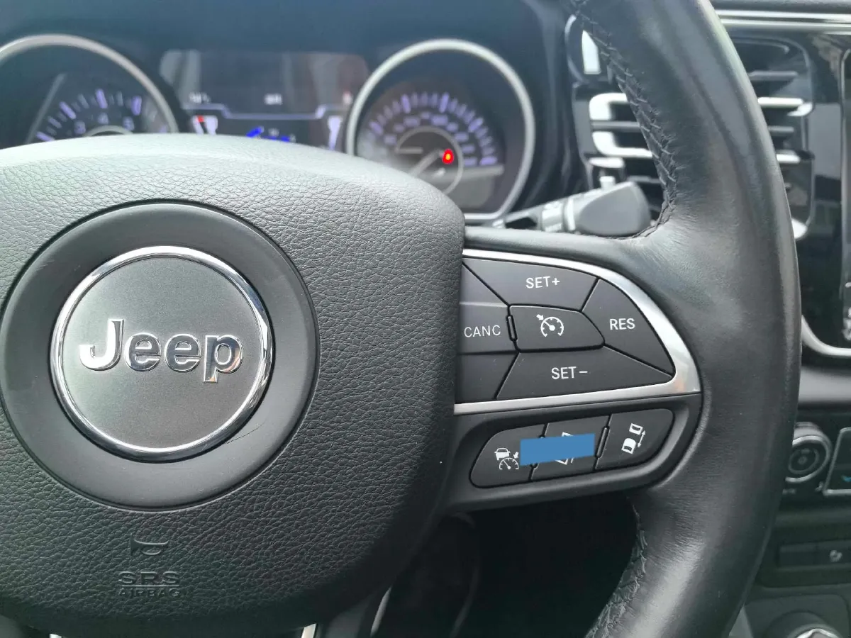 2018 Jeep Grand Commander 2.0T 265HP L4 9AT,autocango,china used car exporter,china ev exporter,chinese used car exporter,chinese used ev exporter