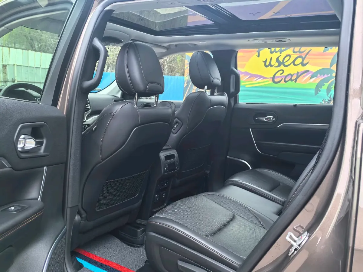 2018 Jeep Grand Commander 2.0T 265HP L4 9AT,autocango,china used car exporter,china ev exporter,chinese used car exporter,chinese used ev exporter