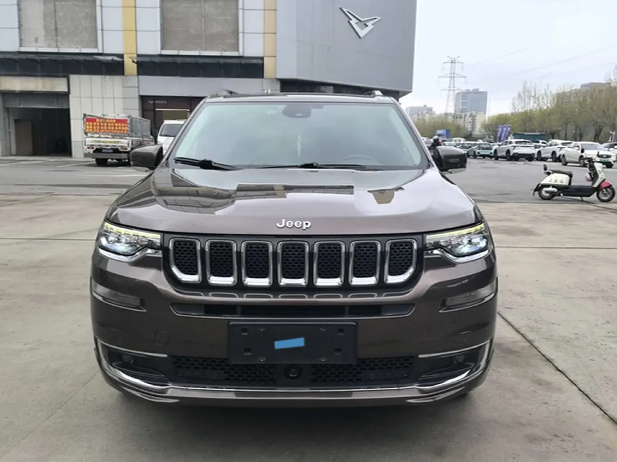 2018 Jeep Grand Commander 2.0T 265HP L4 9AT,autocango,china used car exporter,china ev exporter,chinese used car exporter,chinese used ev exporter