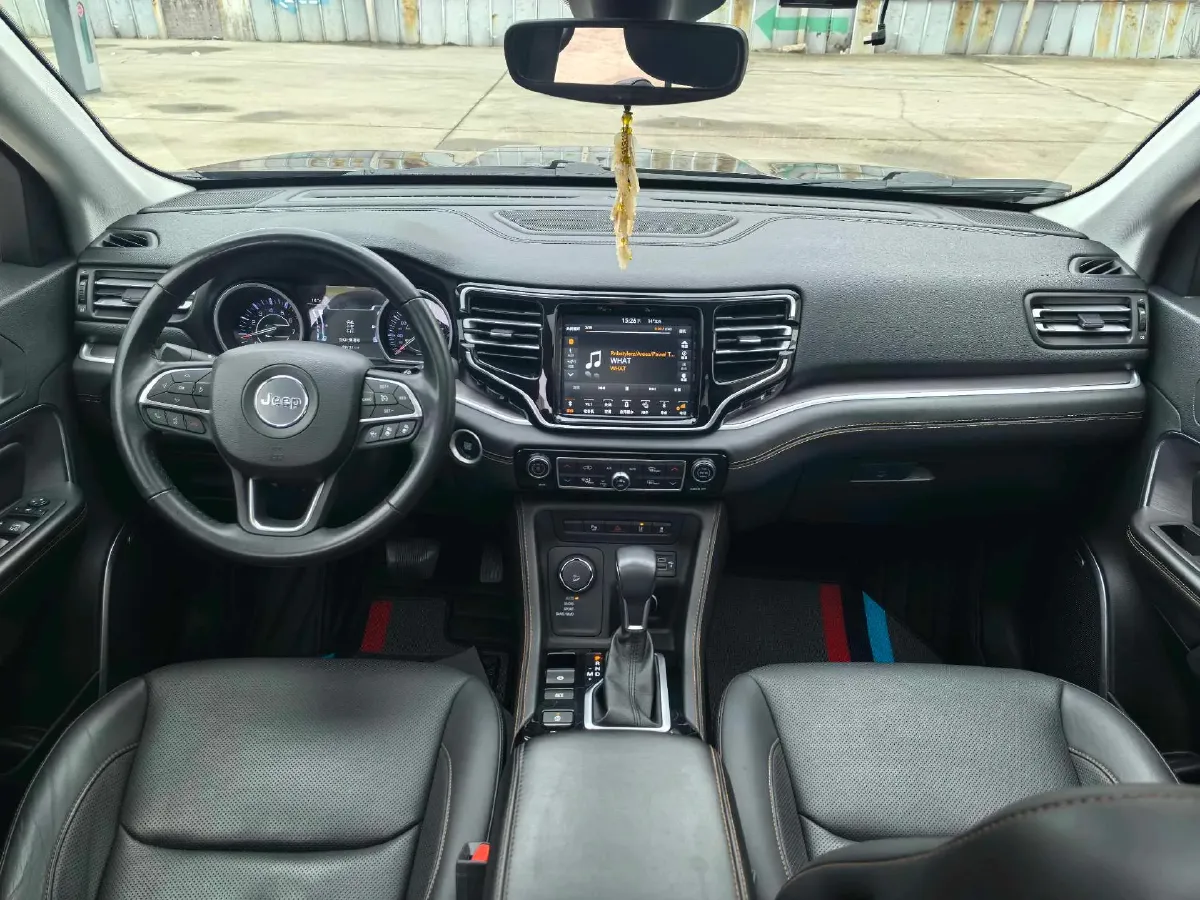 2018 Jeep Grand Commander 2.0T 265HP L4 9AT,autocango,china used car exporter,china ev exporter,chinese used car exporter,chinese used ev exporter