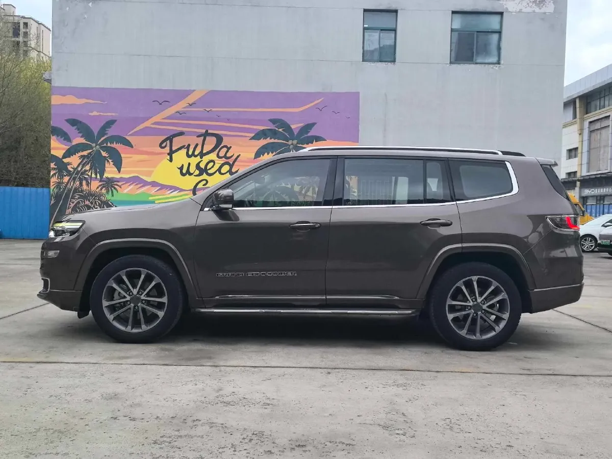 2018 Jeep Grand Commander 2.0T 265HP L4 9AT,autocango,china used car exporter,china ev exporter,chinese used car exporter,chinese used ev exporter