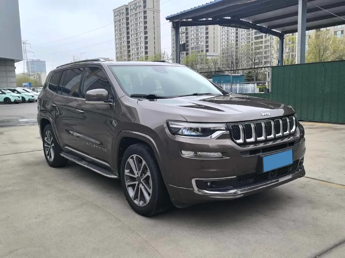 2018 Jeep Grand Commander 2.0T 265HP L4 9AT,autocango,china used car exporter,china ev exporter,chinese used car exporter,chinese used ev exporter