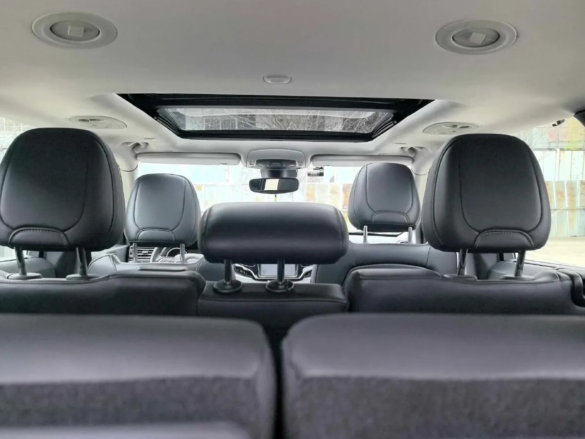 2018 Jeep Grand Commander 2.0T 265HP L4 9AT,autocango,china used car exporter,china ev exporter,chinese used car exporter,chinese used ev exporter