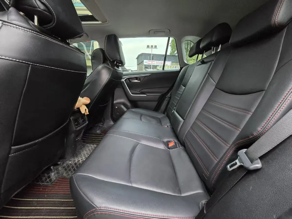 2021 Toyota Wildlander 2.5L 180HP L4 E-CVT PHEV 15.984KWH,autocango,china used car exporter,china ev exporter,chinese used car exporter,chinese used ev exporter