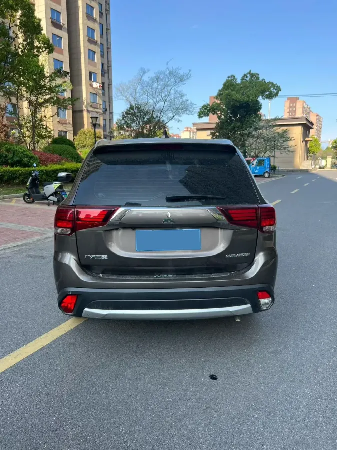 2018 Mitsubishi Outlander 2.0L 166HP L4 CVT,autocango,china used car exporter,china ev exporter,chinese used car exporter,chinese used ev exporter