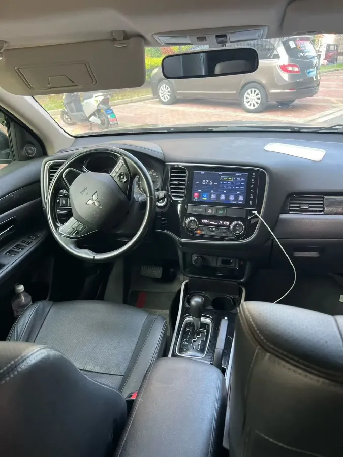 2018 Mitsubishi Outlander 2.0L 166HP L4 CVT,autocango,china used car exporter,china ev exporter,chinese used car exporter,chinese used ev exporter