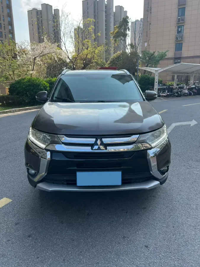 2018 Mitsubishi Outlander 2.0L 166HP L4 CVT,autocango,china used car exporter,china ev exporter,chinese used car exporter,chinese used ev exporter
