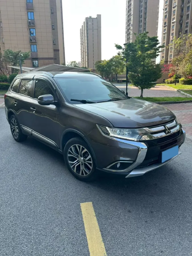 2018 Mitsubishi Outlander 2.0L 166HP L4 CVT,autocango,china used car exporter,china ev exporter,chinese used car exporter,chinese used ev exporter