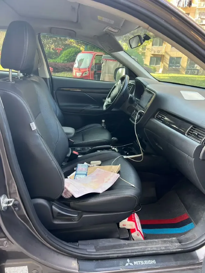 2018 Mitsubishi Outlander 2.0L 166HP L4 CVT,autocango,china used car exporter,china ev exporter,chinese used car exporter,chinese used ev exporter