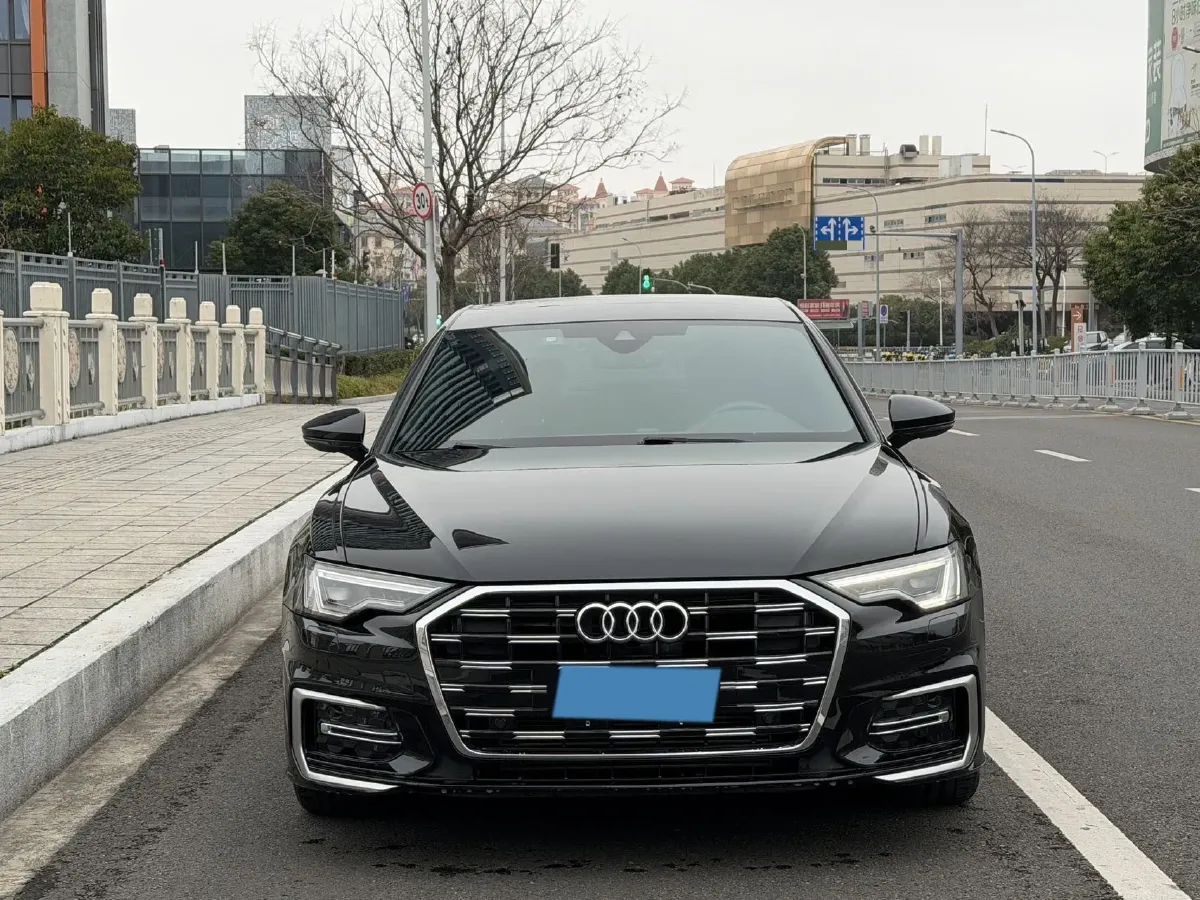 2022 Audi A6L 2.0T 224HP L4 7DCT,autocango,china used car exporter,china ev exporter,chinese used car exporter,chinese used ev exporter