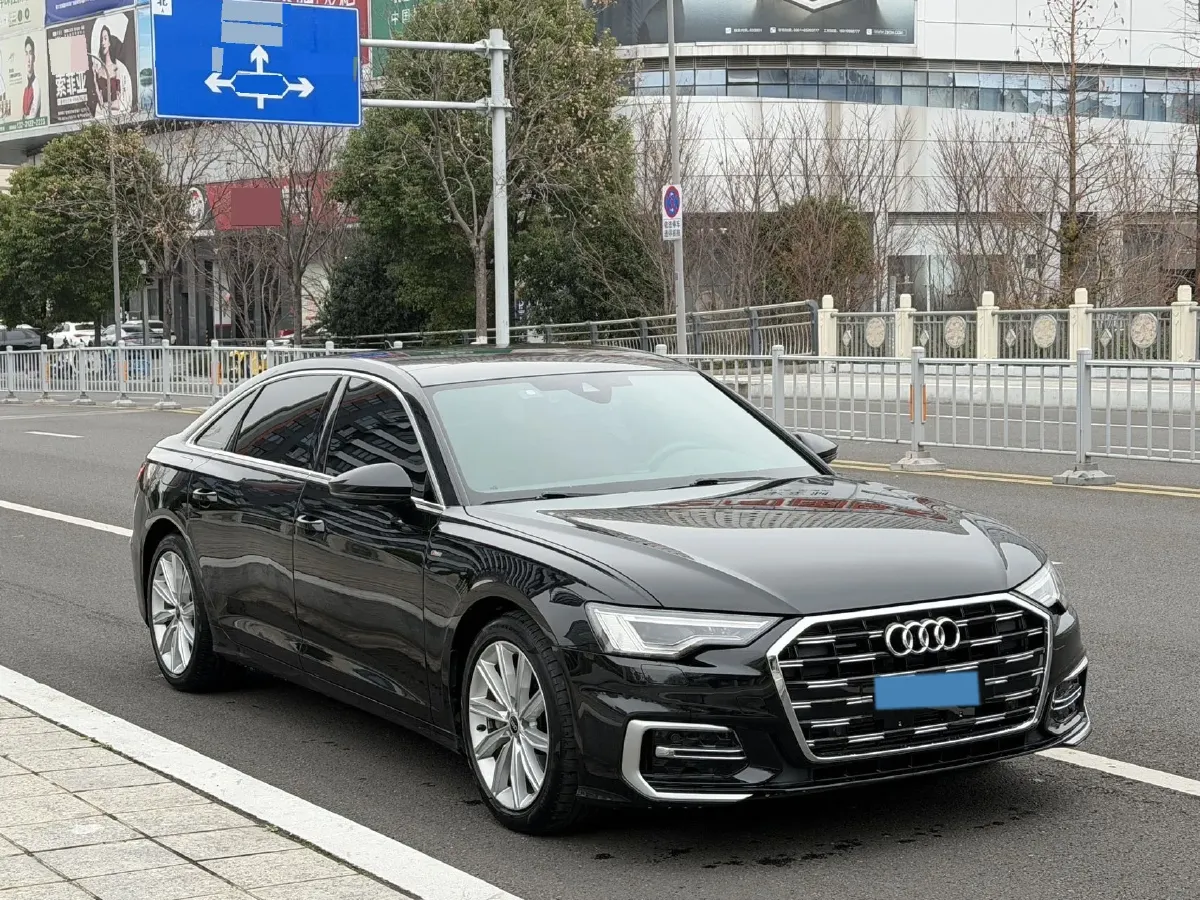 2022 Audi A6L 2.0T 224HP L4 7DCT,autocango,china used car exporter,china ev exporter,chinese used car exporter,chinese used ev exporter