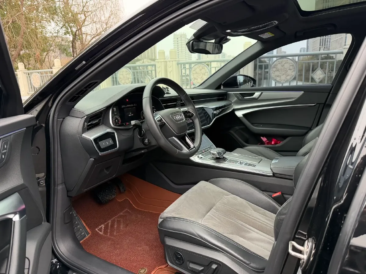 2022 Audi A6L 2.0T 224HP L4 7DCT,autocango,china used car exporter,china ev exporter,chinese used car exporter,chinese used ev exporter