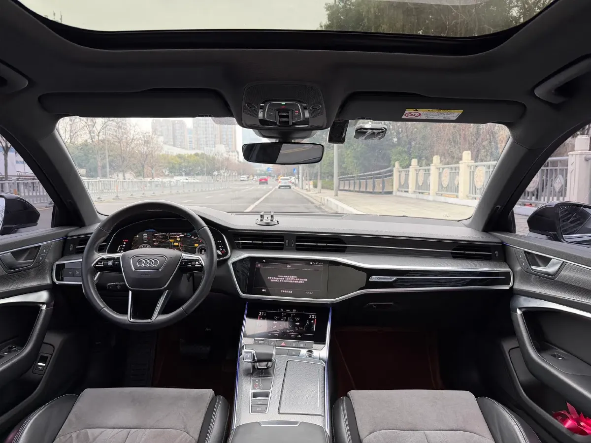 2022 Audi A6L 2.0T 224HP L4 7DCT,autocango,china used car exporter,china ev exporter,chinese used car exporter,chinese used ev exporter