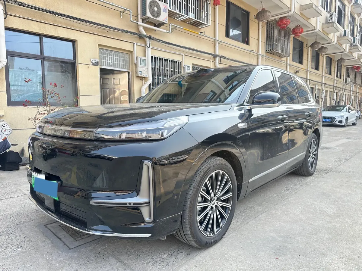 2025 Volkswagen Tiguan L 2.0T 220HP L4 7DCT,autocango,china used car exporter,china ev exporter,chinese used car exporter,chinese used ev exporter