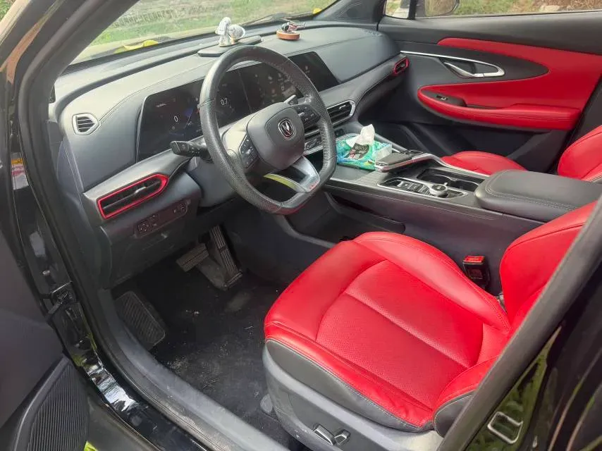 2020 ChangAn UNI-T 1.5T 180HP L4 7DCT,autocango,china used car exporter,china ev exporter,chinese used car exporter,chinese used ev exporter