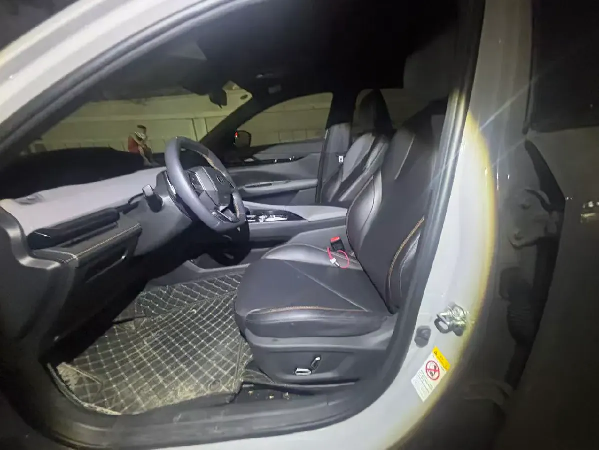 2022 ChangAn UNI-V 1.5T 188HP L4 7DCT,autocango,china used car exporter,china ev exporter,chinese used car exporter,chinese used ev exporter