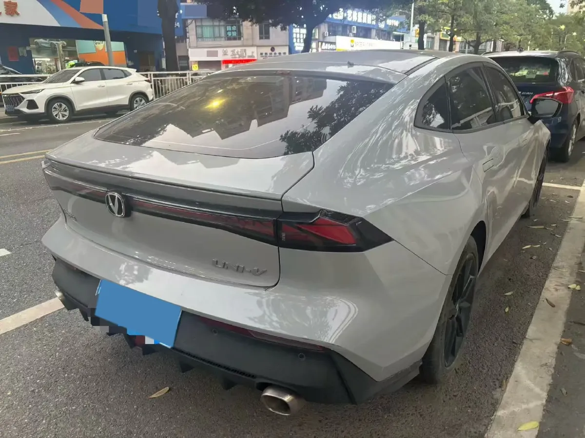2022 ChangAn UNI-V 1.5T 188HP L4 7DCT,autocango,china used car exporter,china ev exporter,chinese used car exporter,chinese used ev exporter