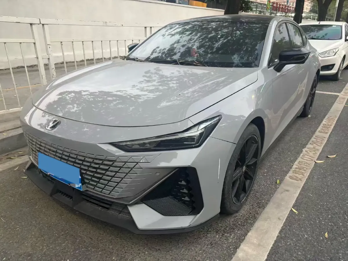 2022 ChangAn UNI-V 1.5T 188HP L4 7DCT,autocango,china used car exporter,china ev exporter,chinese used car exporter,chinese used ev exporter