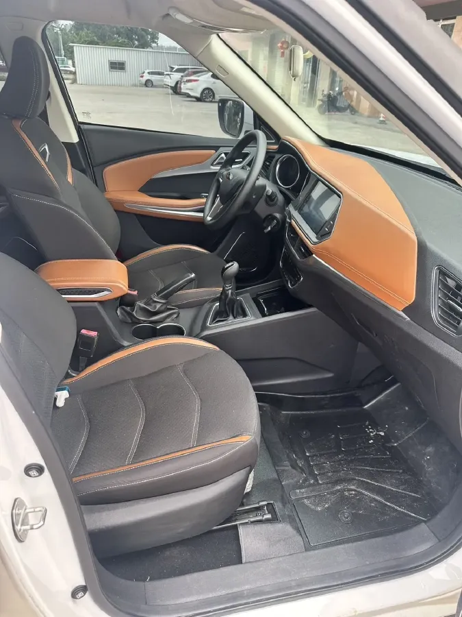 2017 Zotye T300 1.5L 112HP L4 5MT,autocango,china used car exporter,china ev exporter,chinese used car exporter,chinese used ev exporter