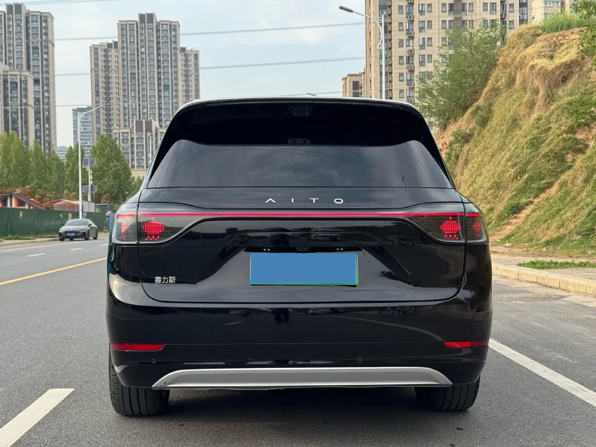 2025 AITO AITO M9 REEV 160HP REEV 52KWH,autocango,china used car exporter,china ev exporter,chinese used car exporter,chinese used ev exporter