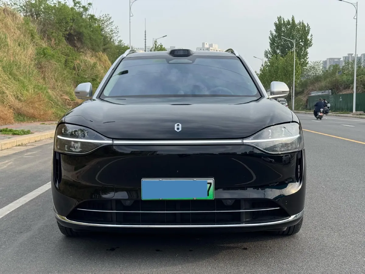 2025 AITO AITO M9 REEV 160HP REEV 52KWH,autocango,china used car exporter,china ev exporter,chinese used car exporter,chinese used ev exporter