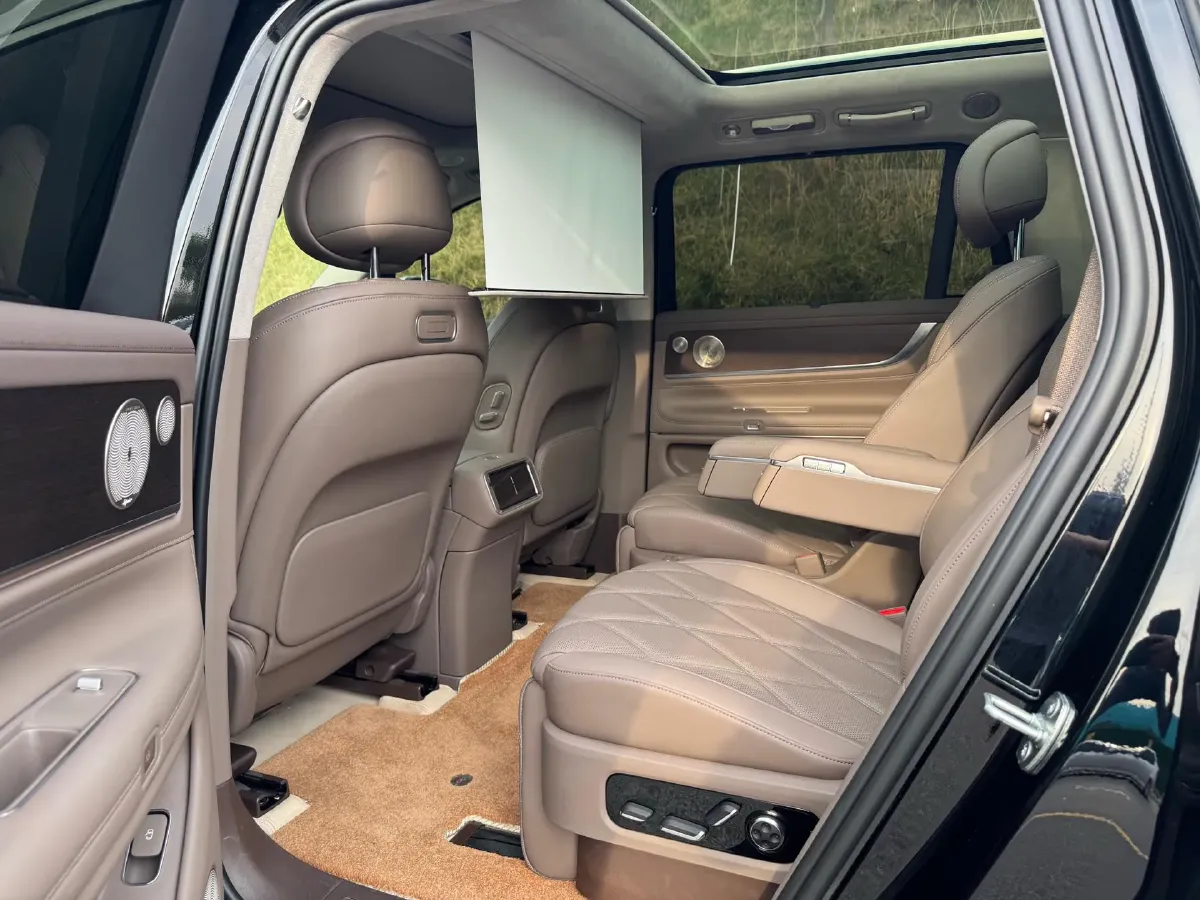 2025 AITO AITO M9 REEV 160HP REEV 52KWH,autocango,china used car exporter,china ev exporter,chinese used car exporter,chinese used ev exporter