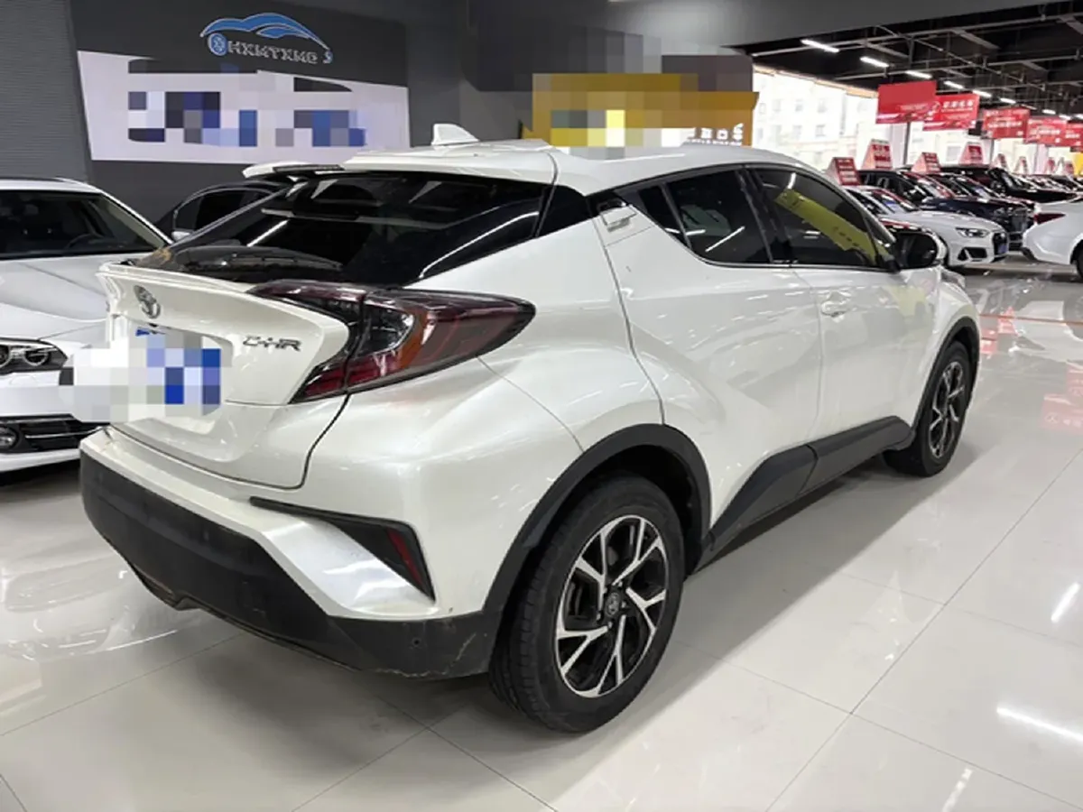 2018 Toyota C-HR 2.0L 171HP L4 CVT,autocango,china used car exporter,china ev exporter,chinese used car exporter,chinese used ev exporter