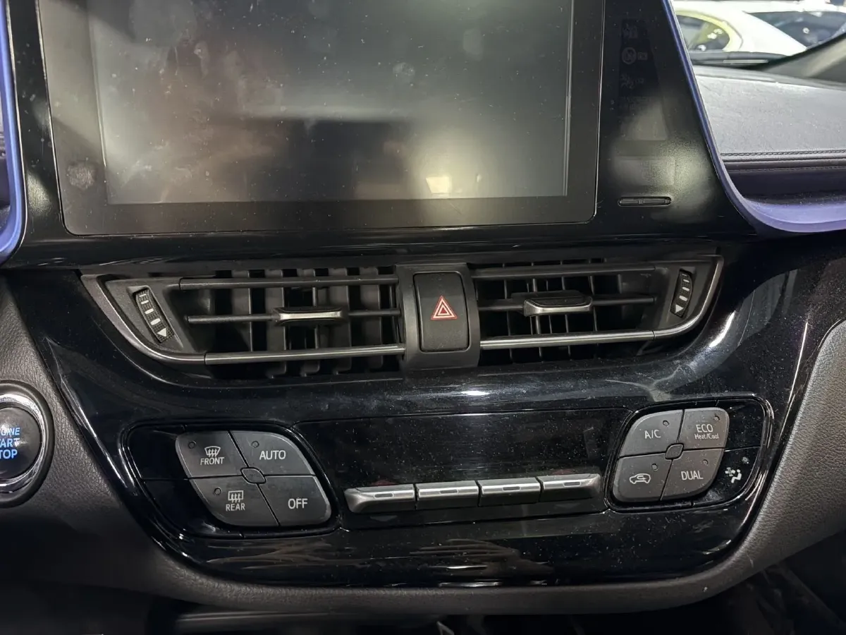 2018 Toyota C-HR 2.0L 171HP L4 CVT,autocango,china used car exporter,china ev exporter,chinese used car exporter,chinese used ev exporter