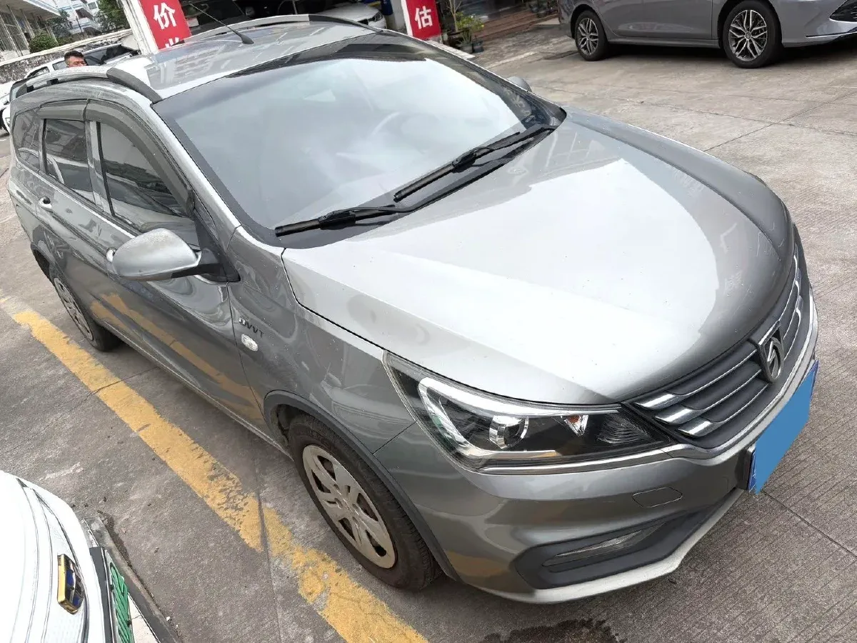 2017 BaoJun 310W 1.5L 112HP L4 6MT,autocango,china used car exporter,china ev exporter,chinese used car exporter,chinese used ev exporter