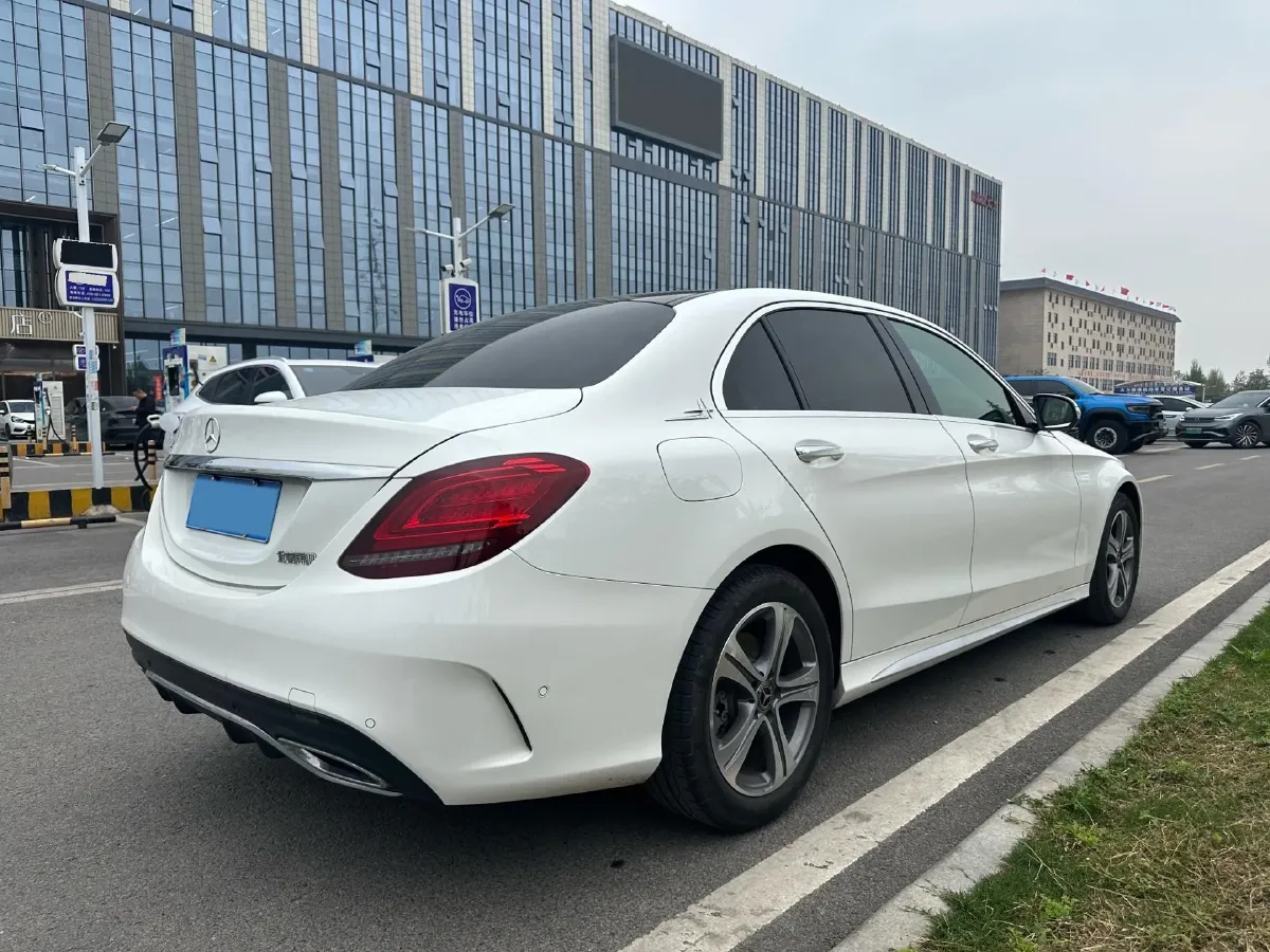 2020 Mercedes-Benz C Class 1.5T 184HP L4 9AT,autocango,china used car exporter,china ev exporter,chinese used car exporter,chinese used ev exporter