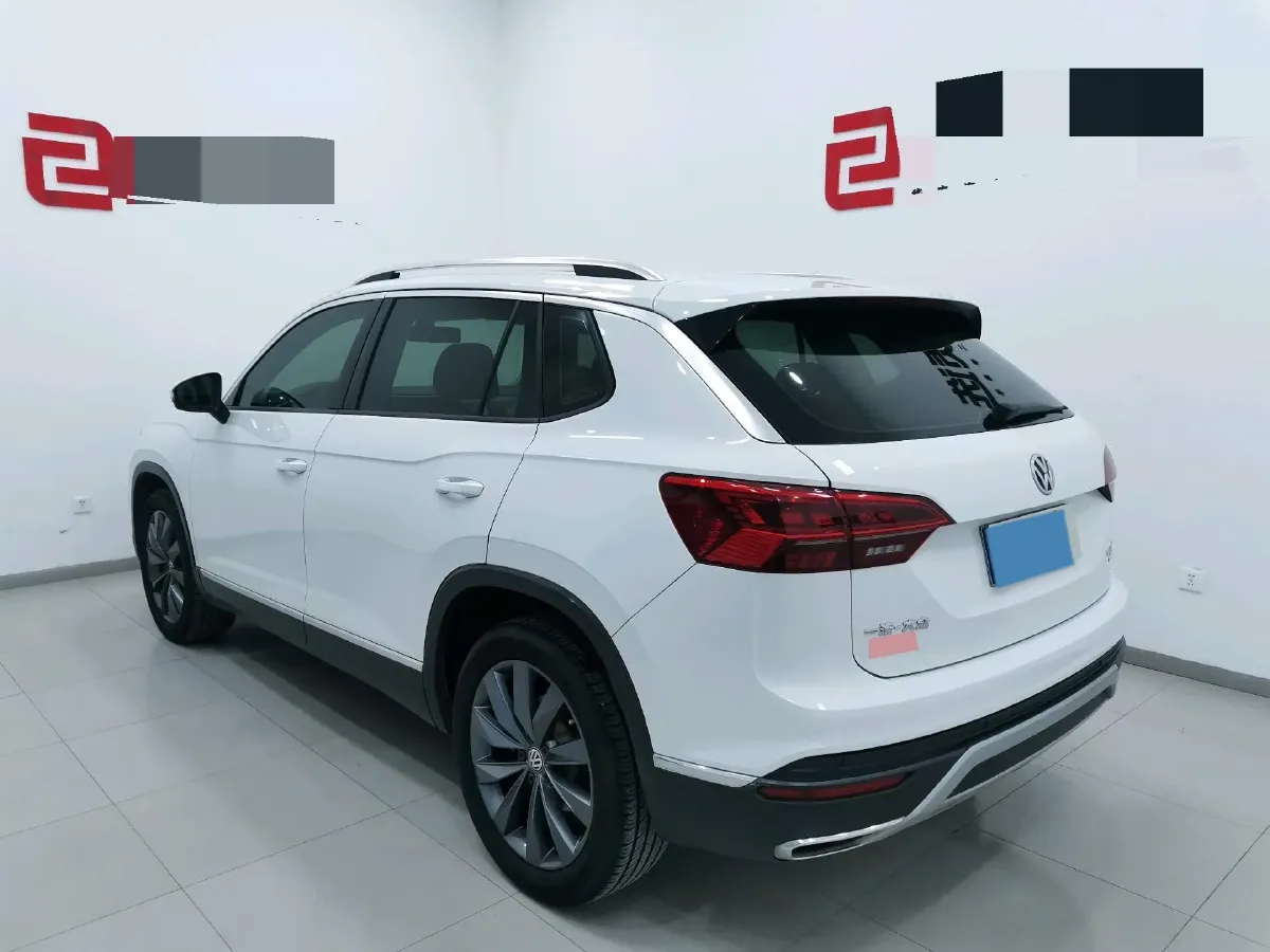 2019 Jeep Cherokee 2.0T 234HP L4 9AT,autocango,china used car exporter,china ev exporter,chinese used car exporter,chinese used ev exporter