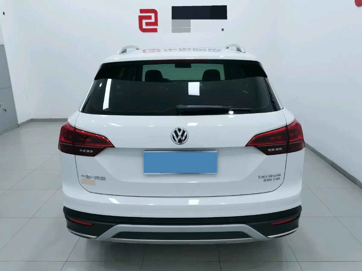 2019 Jeep Cherokee 2.0T 234HP L4 9AT,autocango,china used car exporter,china ev exporter,chinese used car exporter,chinese used ev exporter