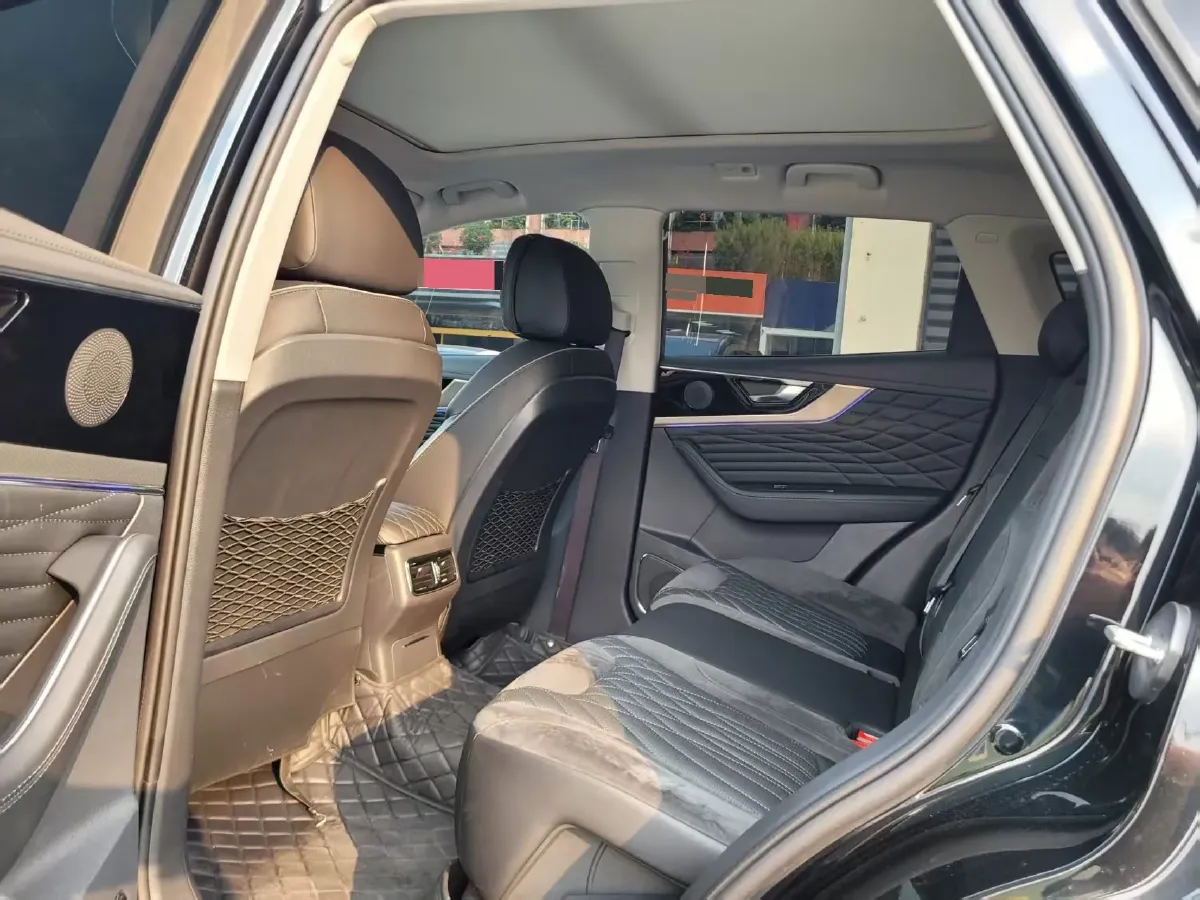 2022 HongQi HS5 2.0T 224HP L4 6AT,autocango,china used car exporter,china ev exporter,chinese used car exporter,chinese used ev exporter