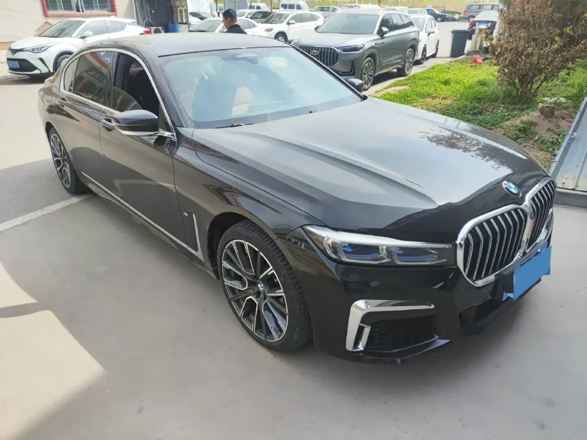 2021 BMW 7 Series 3.0T 340HP L6 8AT,autocango,china used car exporter,china ev exporter,chinese used car exporter,chinese used ev exporter