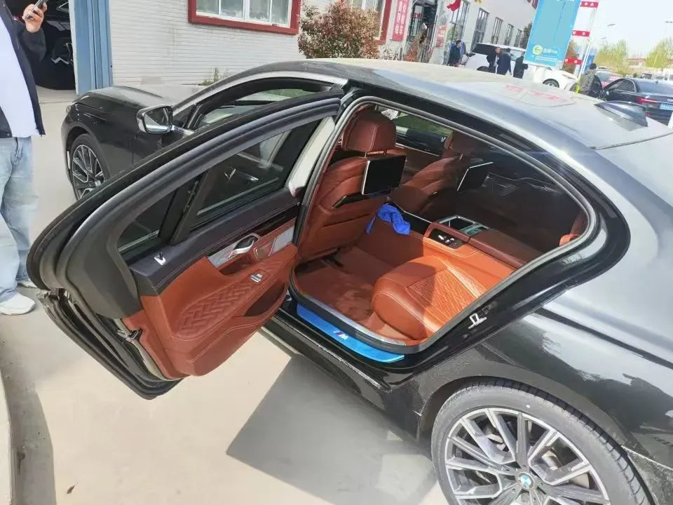 2021 BMW 7 Series 3.0T 340HP L6 8AT,autocango,china used car exporter,china ev exporter,chinese used car exporter,chinese used ev exporter