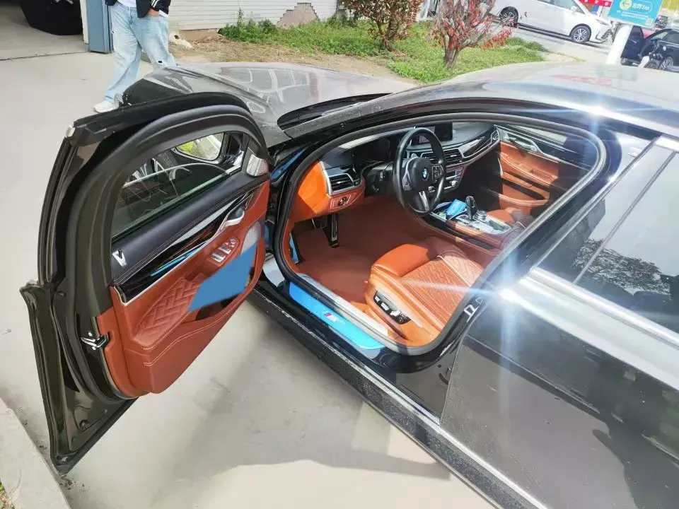 2021 BMW 7 Series 3.0T 340HP L6 8AT,autocango,china used car exporter,china ev exporter,chinese used car exporter,chinese used ev exporter