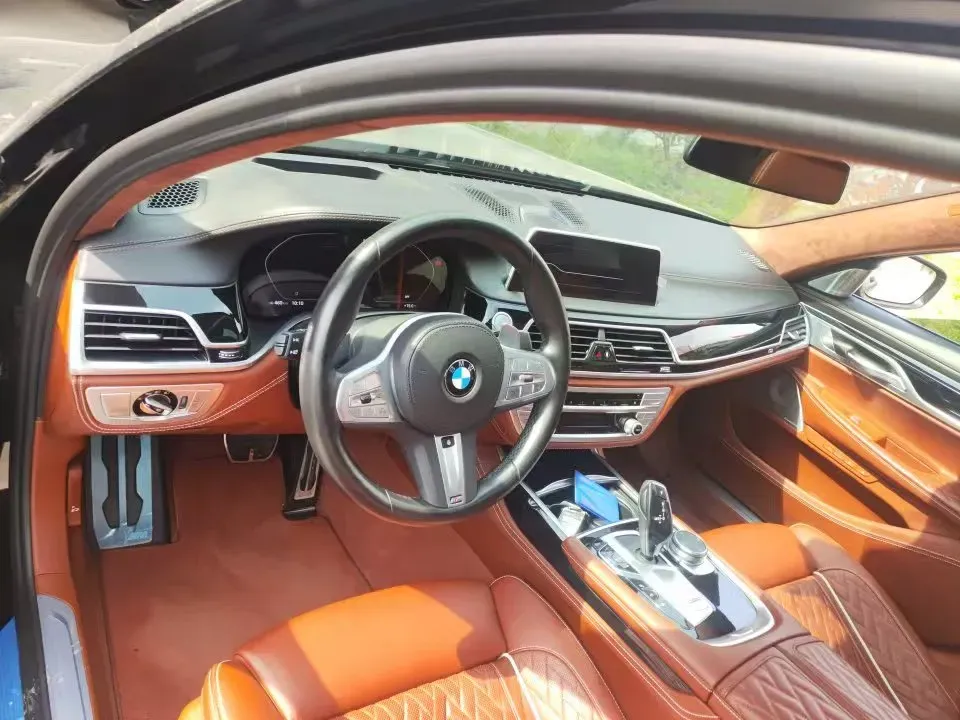 2021 BMW 7 Series 3.0T 340HP L6 8AT,autocango,china used car exporter,china ev exporter,chinese used car exporter,chinese used ev exporter