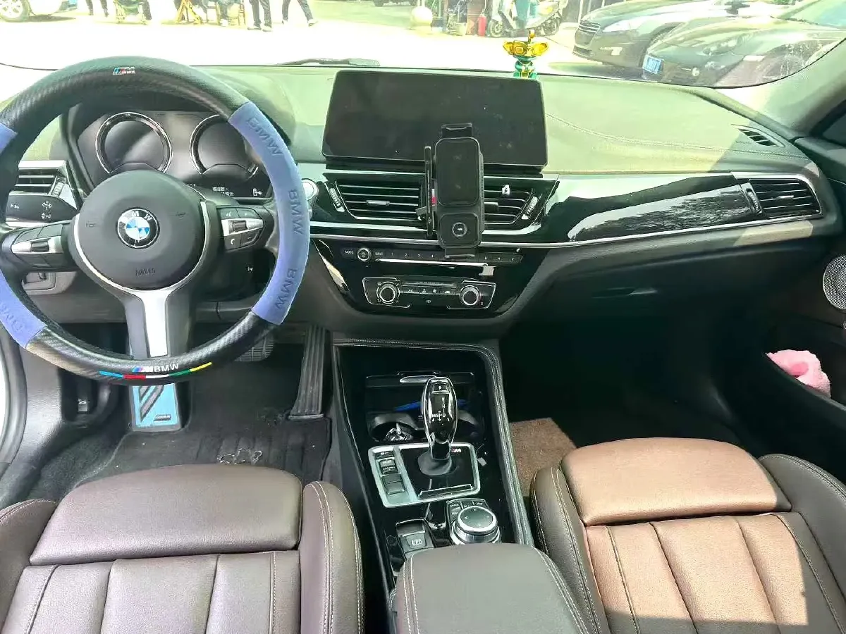2023 BMW 1 Series 2.0T 178HP L4 7DCT,autocango,china used car exporter,china ev exporter,chinese used car exporter,chinese used ev exporter