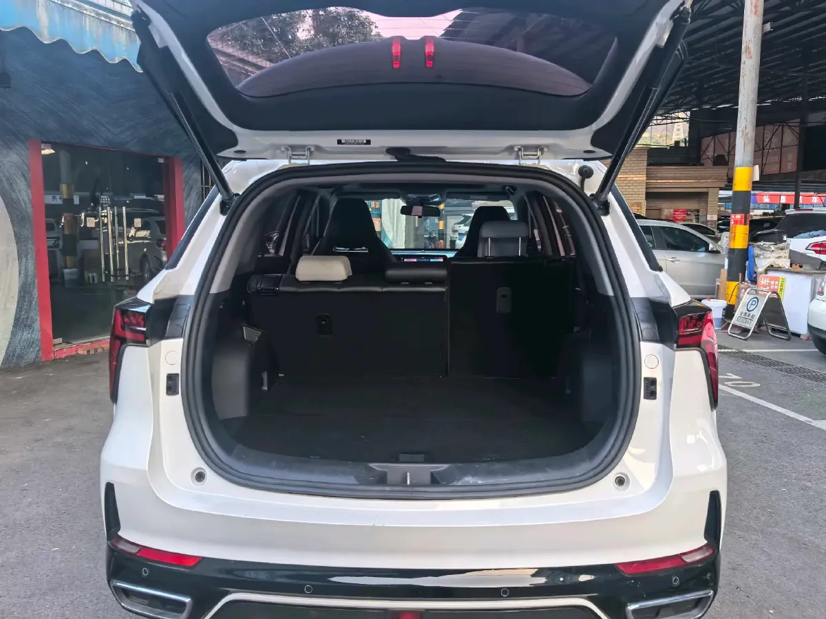 2023 ChangAn CS75 Plus 1.5T 188HP L4 8AT,autocango,china used car exporter,china ev exporter,chinese used car exporter,chinese used ev exporter