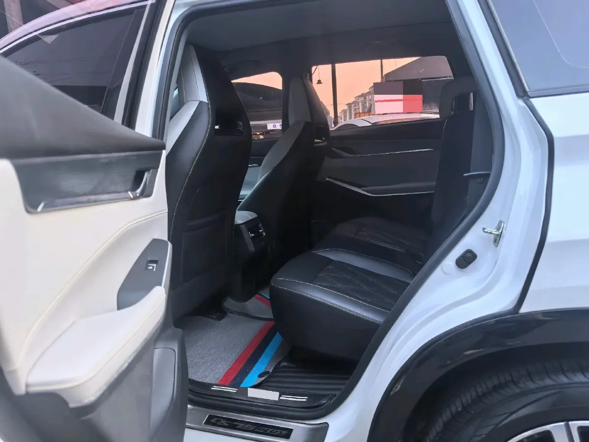 2023 ChangAn CS75 Plus 1.5T 188HP L4 8AT,autocango,china used car exporter,china ev exporter,chinese used car exporter,chinese used ev exporter