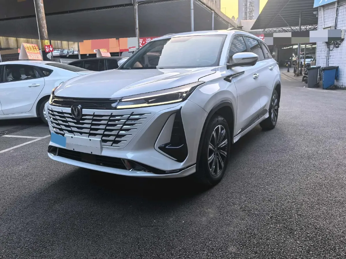 2023 ChangAn CS75 Plus 1.5T 188HP L4 8AT,autocango,china used car exporter,china ev exporter,chinese used car exporter,chinese used ev exporter