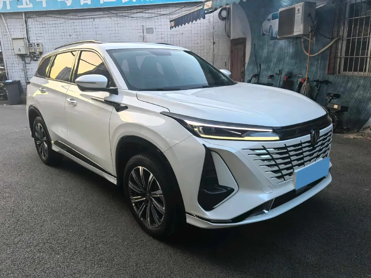 2023 ChangAn CS75 Plus 1.5T 188HP L4 8AT,autocango,china used car exporter,china ev exporter,chinese used car exporter,chinese used ev exporter