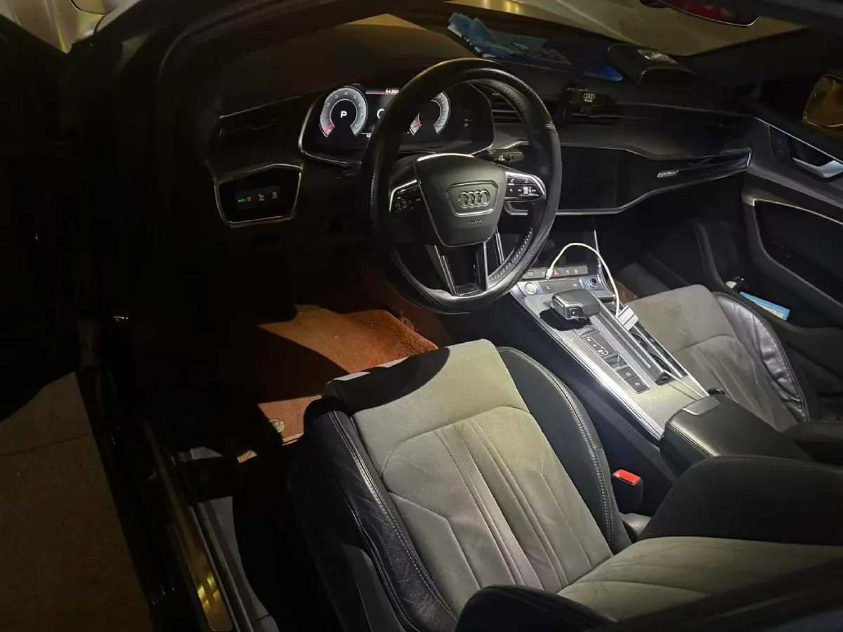 2019 Mercedes-Benz GLC Class 2.0T 245HP L4 9AT,autocango,china used car exporter,china ev exporter,chinese used car exporter,chinese used ev exporter