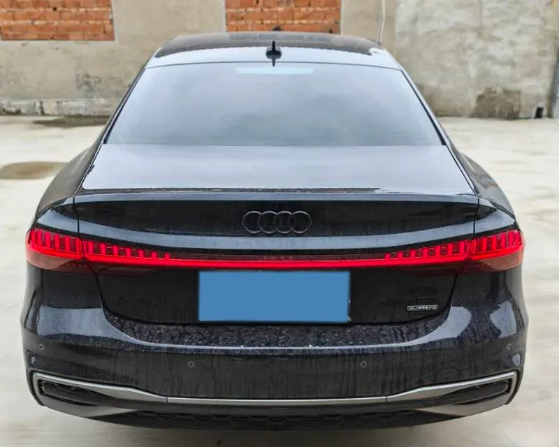 2024 Audi A7L 2.0T 245HP L4 7DCT,autocango,china used car exporter,china ev exporter,chinese used car exporter,chinese used ev exporter