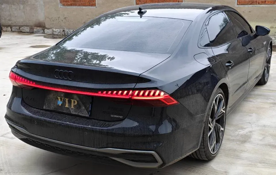 2024 Audi A7L 2.0T 245HP L4 7DCT,autocango,china used car exporter,china ev exporter,chinese used car exporter,chinese used ev exporter