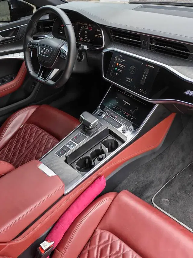 2024 Audi A7L 2.0T 245HP L4 7DCT,autocango,china used car exporter,china ev exporter,chinese used car exporter,chinese used ev exporter