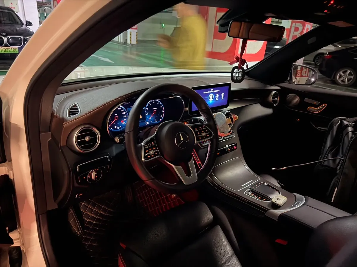 2021 Mercedes-Benz GLC Class 2.0T 197HP L4 9AT,autocango,china used car exporter,china ev exporter,chinese used car exporter,chinese used ev exporter